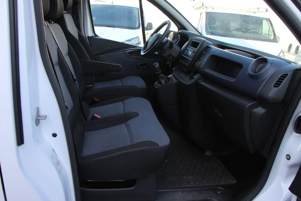 Opel Vivaro 1.6 Cdti Airco 43000km EU6 Warranty Image 10