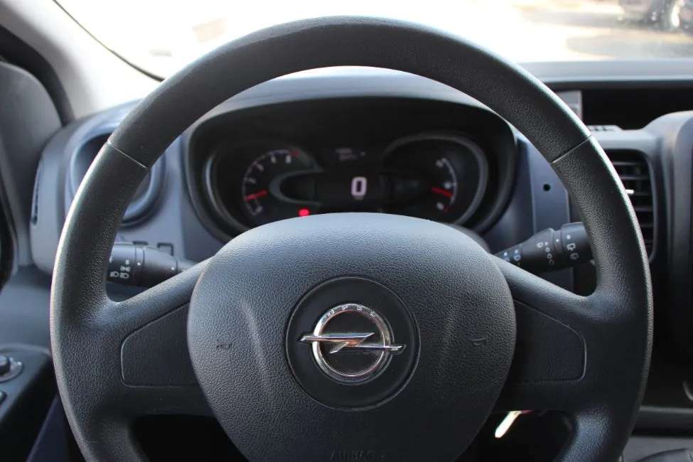 Opel Vivaro 1.6 Cdti Airco 43000km EU6 Warranty Image 8